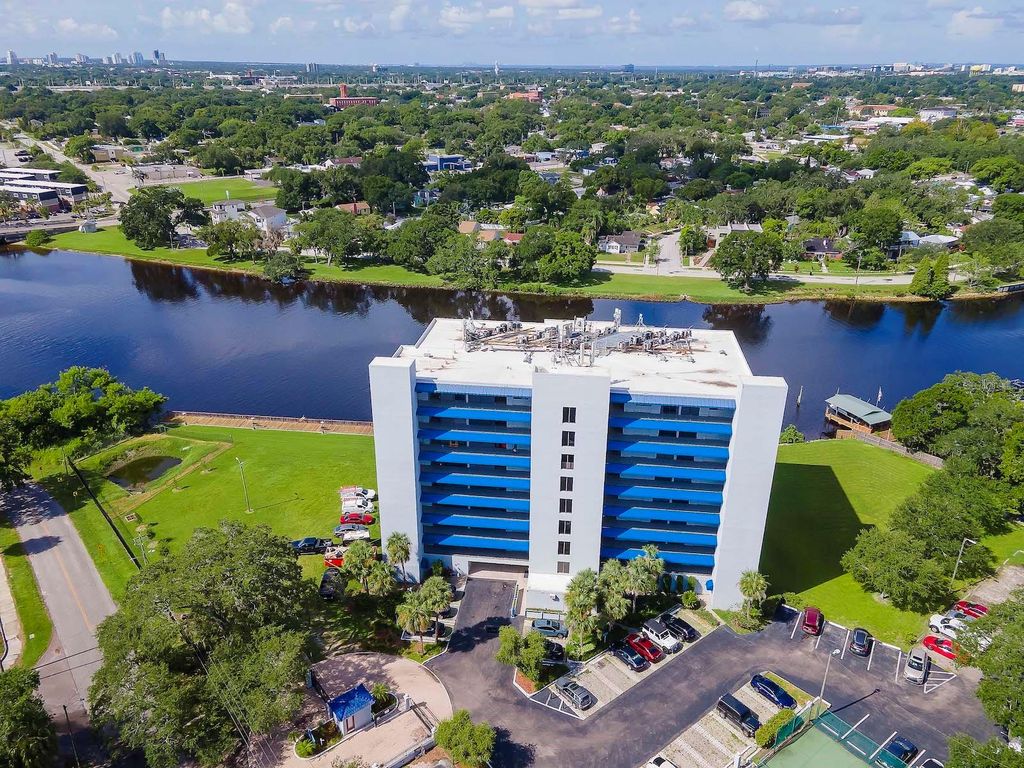 Image 56 of property listing at 2780 N RIVERSIDE DRIVE 802, Tampa, FL 33602