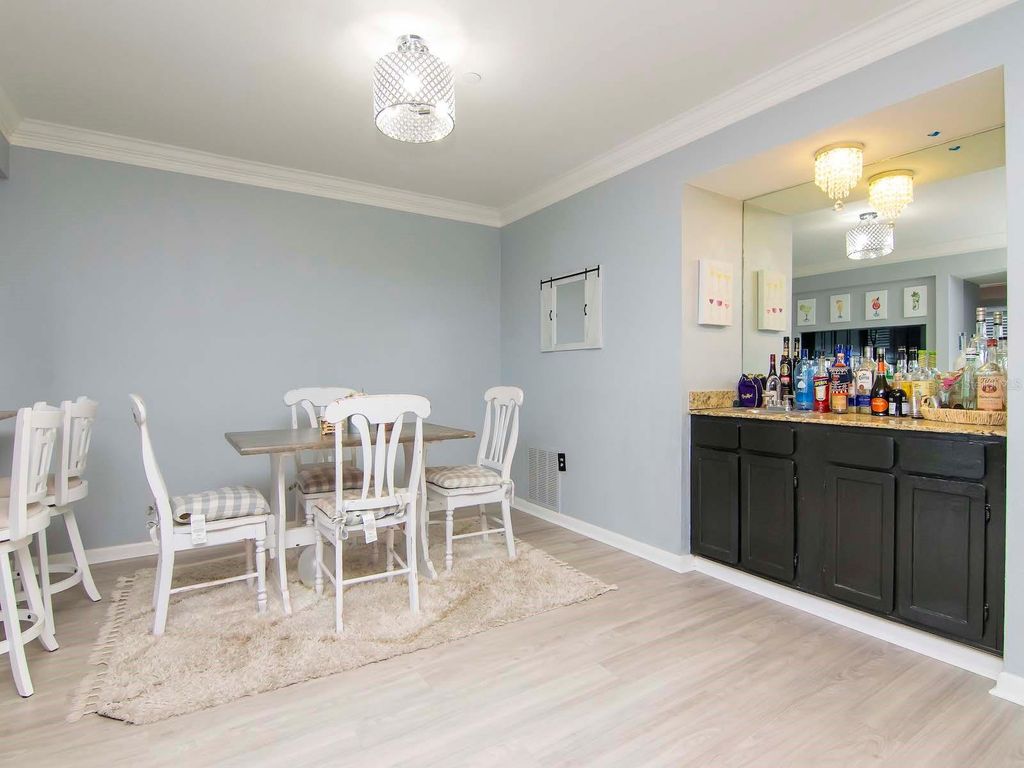 Image 7 of property listing at 2780 N RIVERSIDE DRIVE 802, Tampa, FL 33602