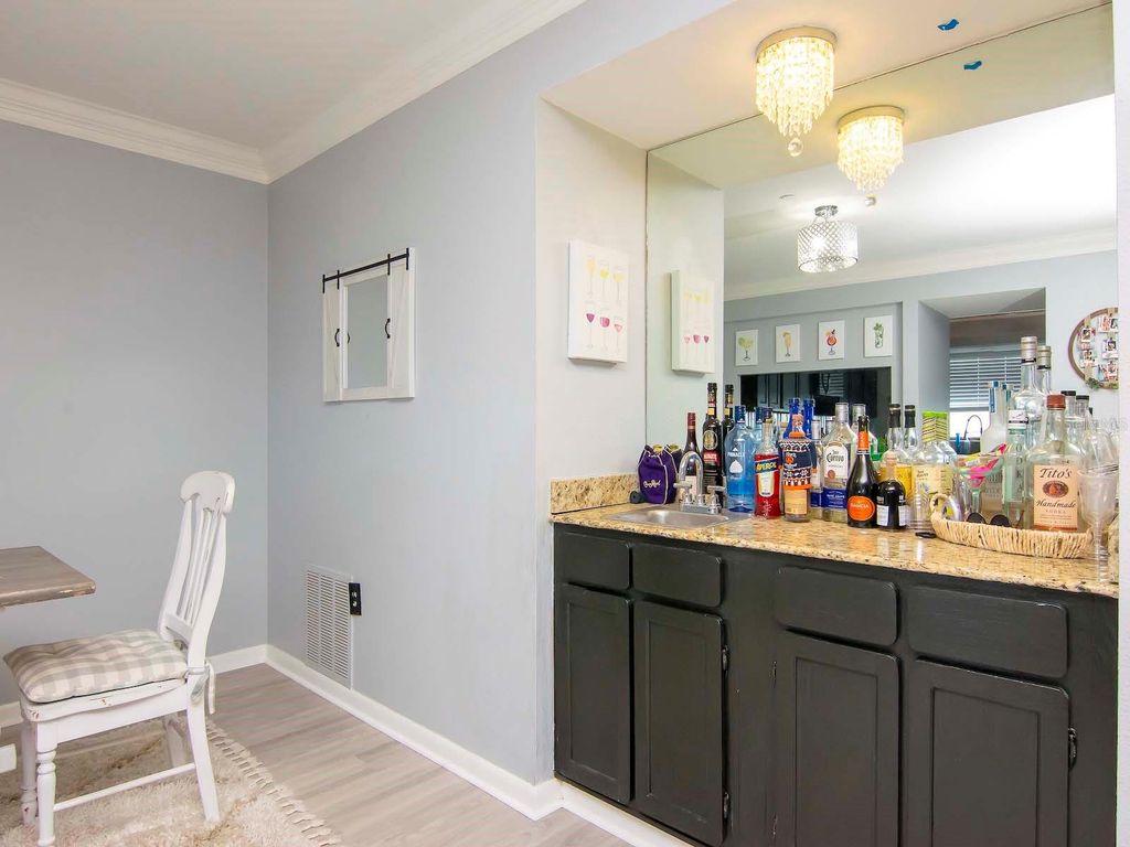 Image 8 of property listing at 2780 N RIVERSIDE DRIVE 802, Tampa, FL 33602