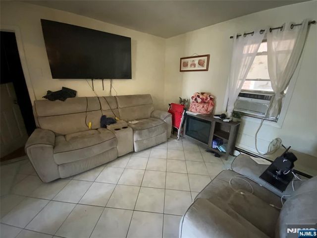 6314 Broadway, West New York, NJ 07093
