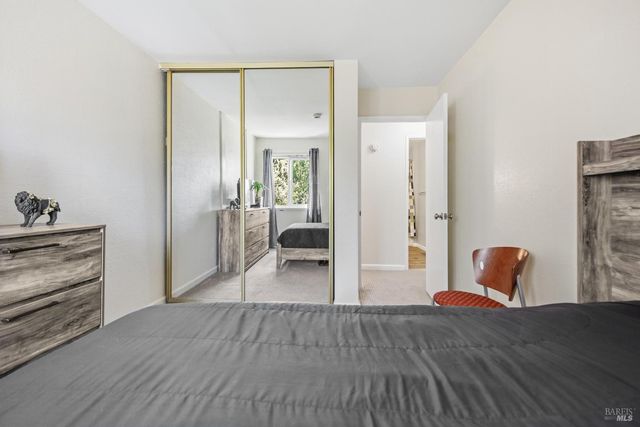 130 Arcadia Dr, Vacaville, CA 95687