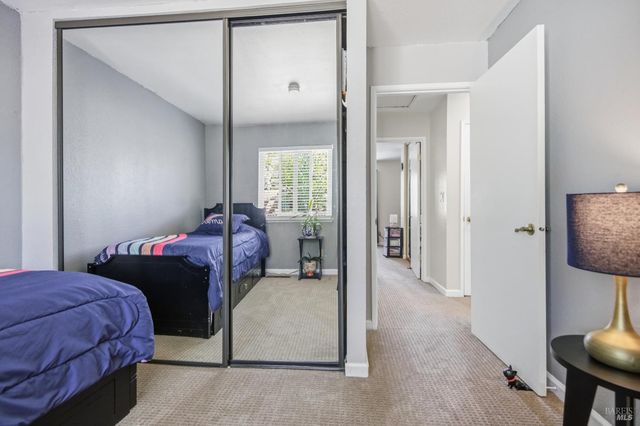 130 Arcadia Dr, Vacaville, CA 95687