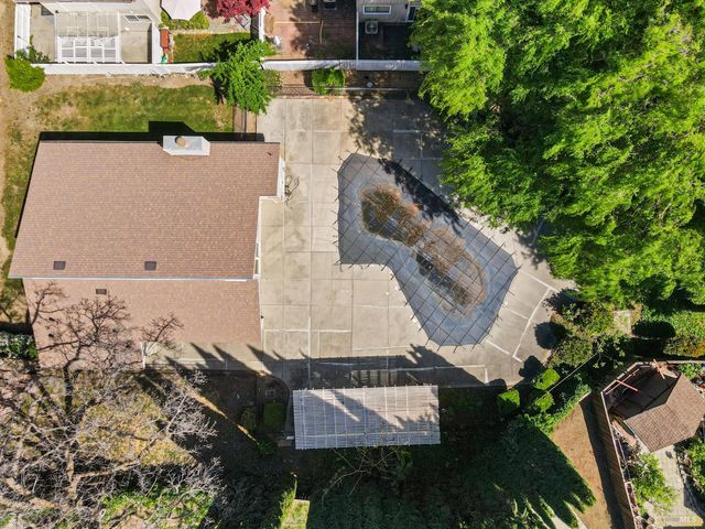 130 Arcadia Dr, Vacaville, CA 95687