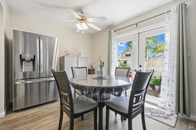 130 Arcadia Dr, Vacaville, CA 95687