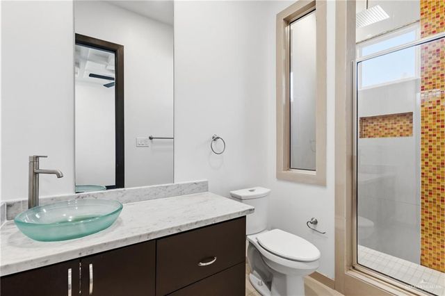 212 Mockingbird Avenue, Mission, TX 78572