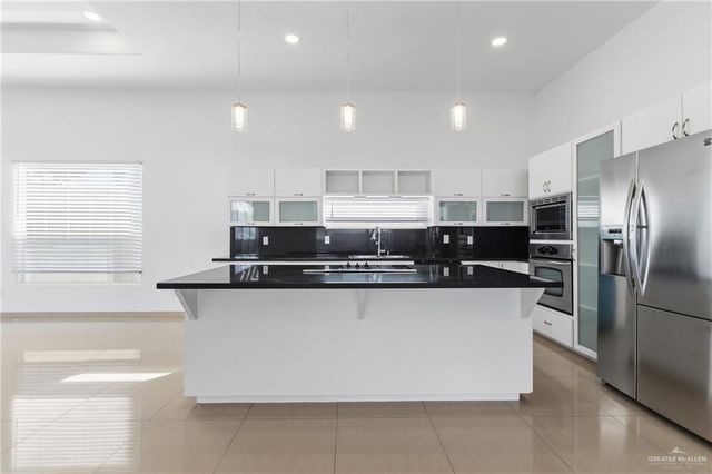 212 Mockingbird Avenue, Mission, TX 78572