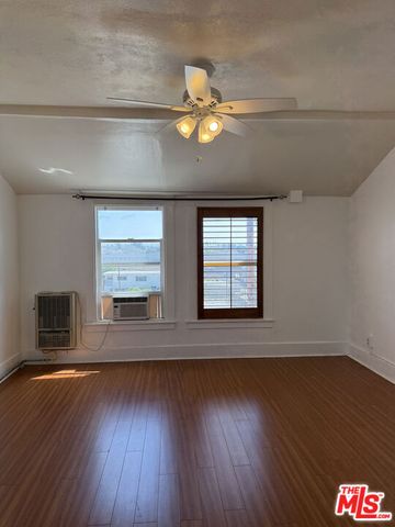 4125 S Figueroa Street 402, Los Angeles, CA 90037