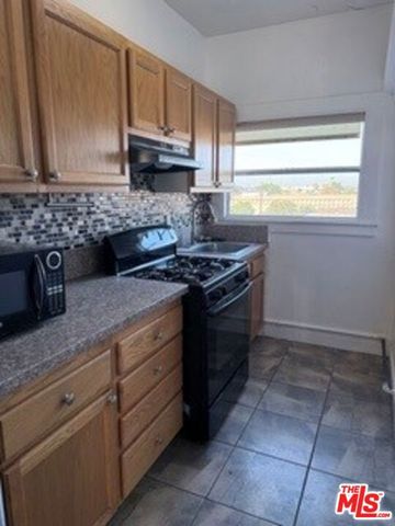4125 S Figueroa Street 402, Los Angeles, CA 90037