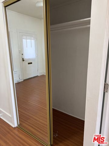 4125 S Figueroa Street 402, Los Angeles, CA 90037