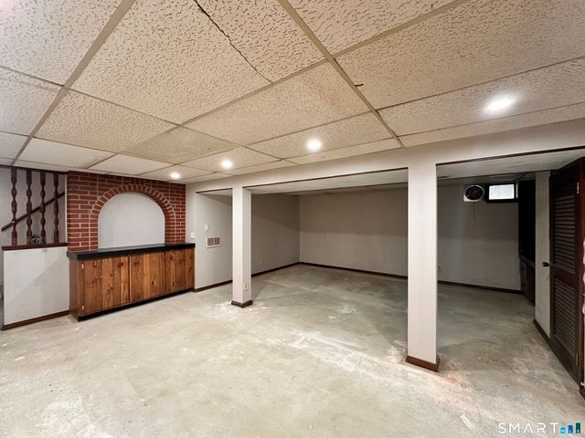 23 Robin Road, West Haven, CT 06516
