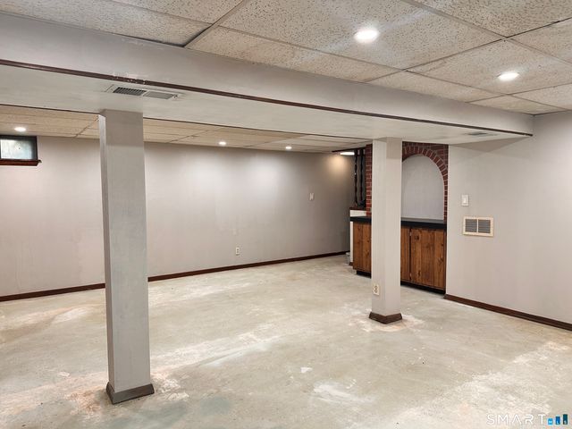 23 Robin Road, West Haven, CT 06516