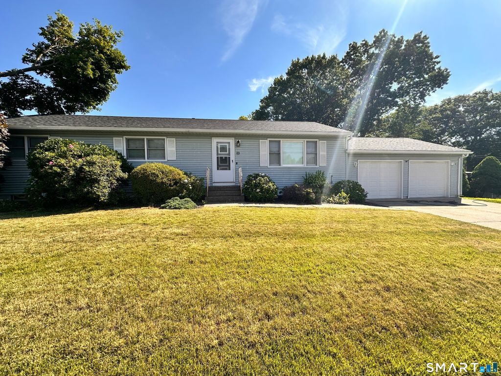 23 Robin Road, West Haven, CT 06516