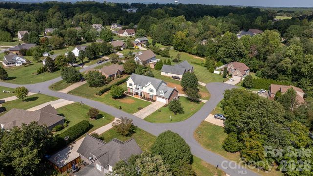 1360 Sweet briar Lane, Hickory, NC 28602