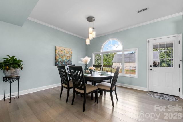 1360 Sweet briar Lane, Hickory, NC 28602