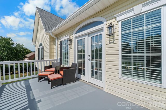 1360 Sweet briar Lane, Hickory, NC 28602