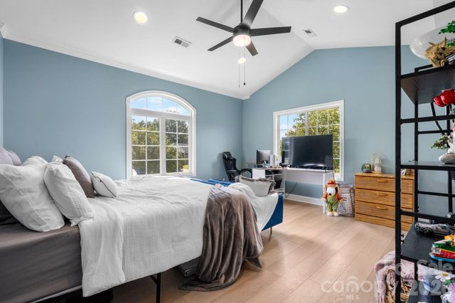 1360 Sweet briar Lane, Hickory, NC 28602