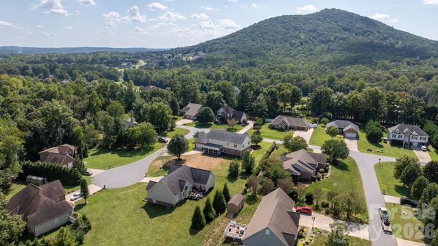 1360 Sweet briar Lane, Hickory, NC 28602