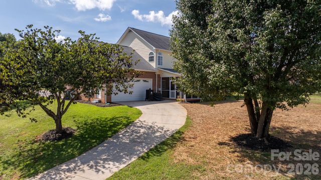 1360 Sweet briar Lane, Hickory, NC 28602
