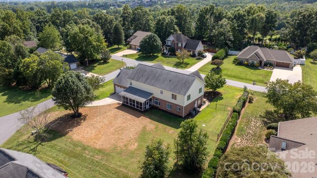 1360 Sweet briar Lane, Hickory, NC 28602