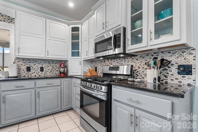 1360 Sweet briar Lane, Hickory, NC 28602