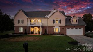 1360 Sweet briar Lane, Hickory, NC 28602