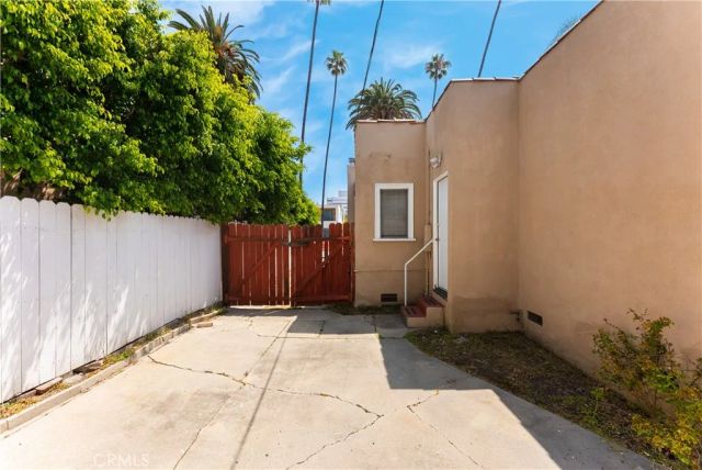 203 S Carson, Beverly Hills, CA 90211