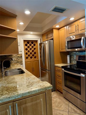 111 Briny Ave 21-07, Pompano Beach, FL 33062