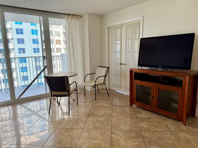111 Briny Ave 21-07, Pompano Beach, FL 33062