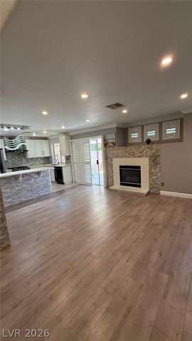 10087 Yellow Canary Avenue, Las Vegas, NV 89117
