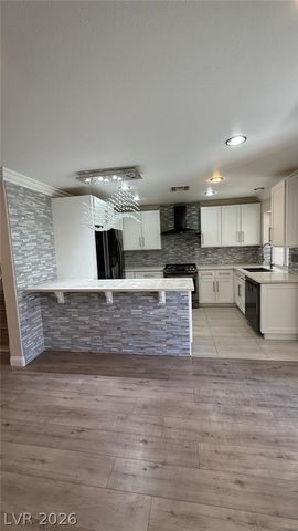 10087 Yellow Canary Avenue, Las Vegas, NV 89117