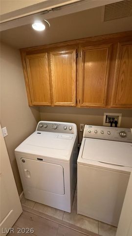 10087 Yellow Canary Avenue, Las Vegas, NV 89117