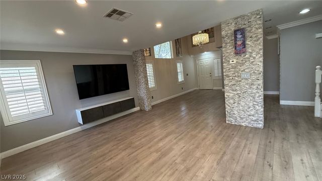 10087 Yellow Canary Avenue, Las Vegas, NV 89117