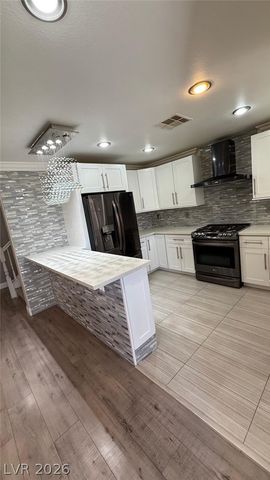 10087 Yellow Canary Avenue, Las Vegas, NV 89117