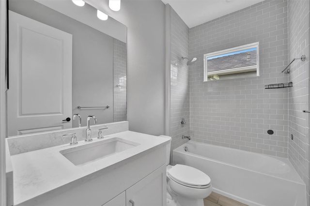 10182 CRYSTAL ISLE CIRCLE, Sarasota, FL 34241