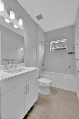 10182 CRYSTAL ISLE CIRCLE, Sarasota, FL 34241