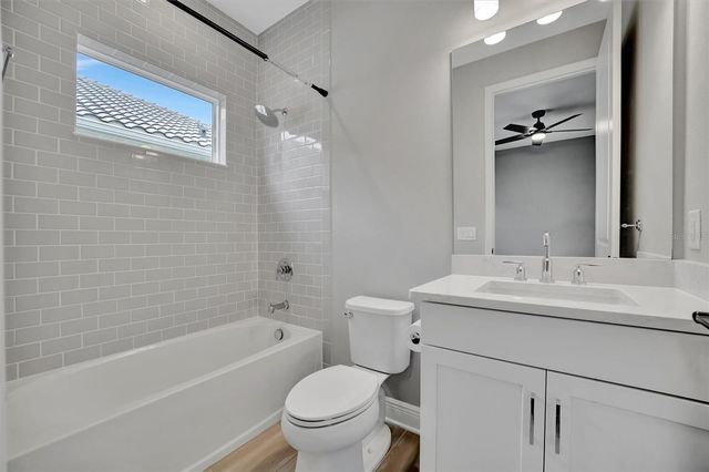 10182 CRYSTAL ISLE CIRCLE, Sarasota, FL 34241