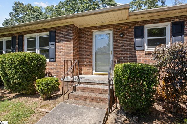 706 W Lee Road, Taylors, SC 29687