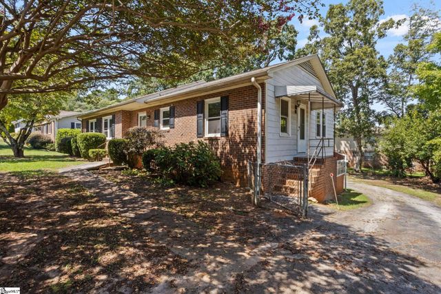 706 W Lee Road, Taylors, SC 29687