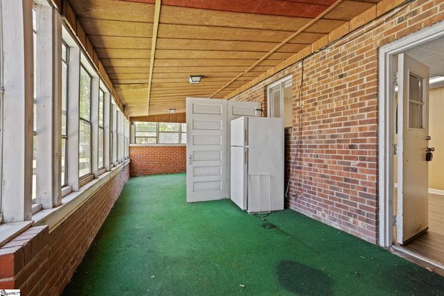 706 W Lee Road, Taylors, SC 29687