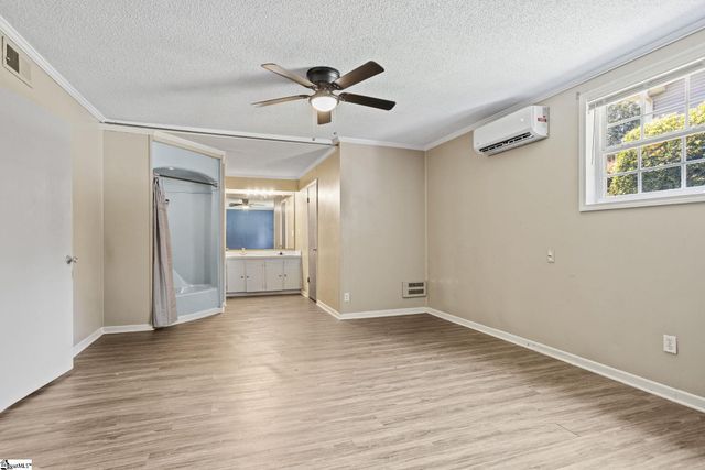 706 W Lee Road, Taylors, SC 29687