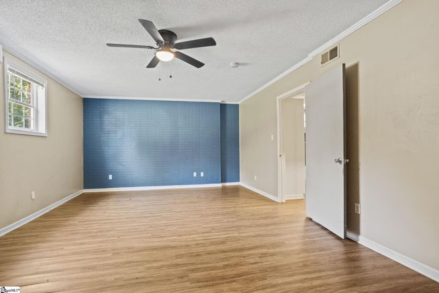 706 W Lee Road, Taylors, SC 29687