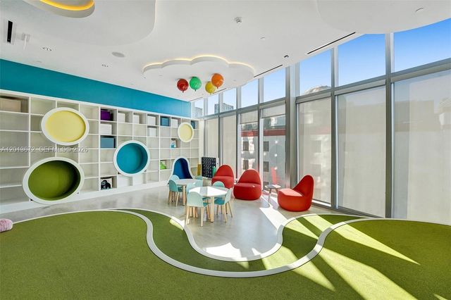 851 NE 1st Ave 4001, Miami, FL 33132