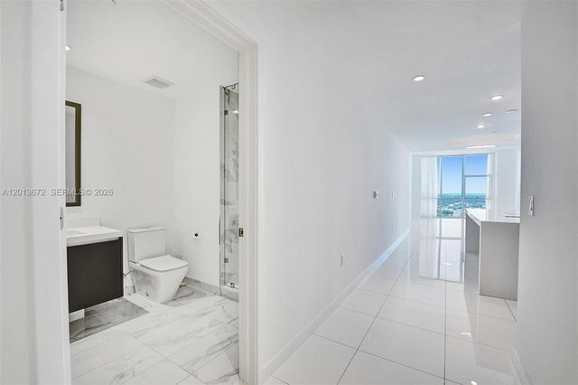851 NE 1st Ave 4001, Miami, FL 33132