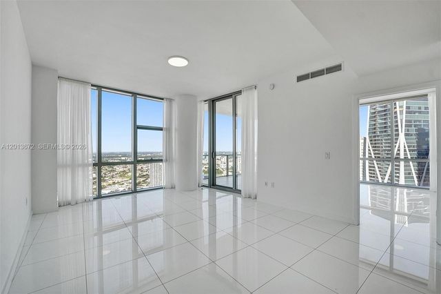 851 NE 1st Ave 4001, Miami, FL 33132