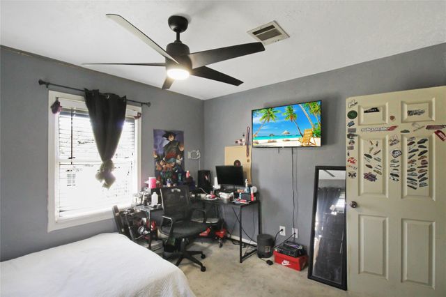 306 W Houston Avenue, Pasadena, TX 77502