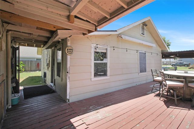 306 W Houston Avenue, Pasadena, TX 77502