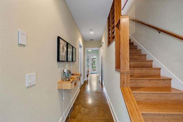 325 5TH AVENUE S 10, St Petersburg, FL 33701