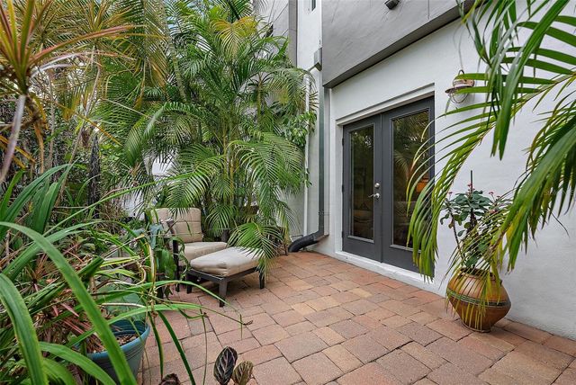 325 5TH AVENUE S 10, St Petersburg, FL 33701