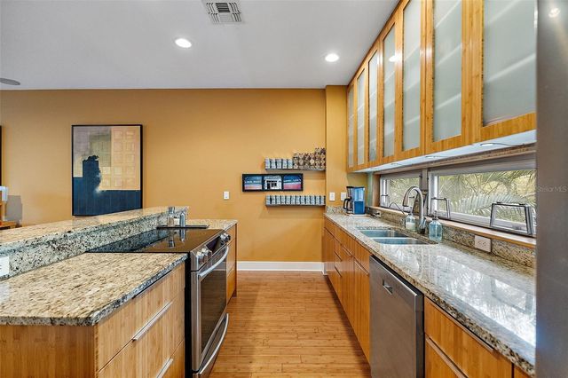 325 5TH AVENUE S 10, St Petersburg, FL 33701