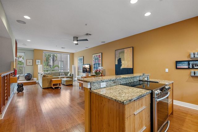 325 5TH AVENUE S 10, St Petersburg, FL 33701